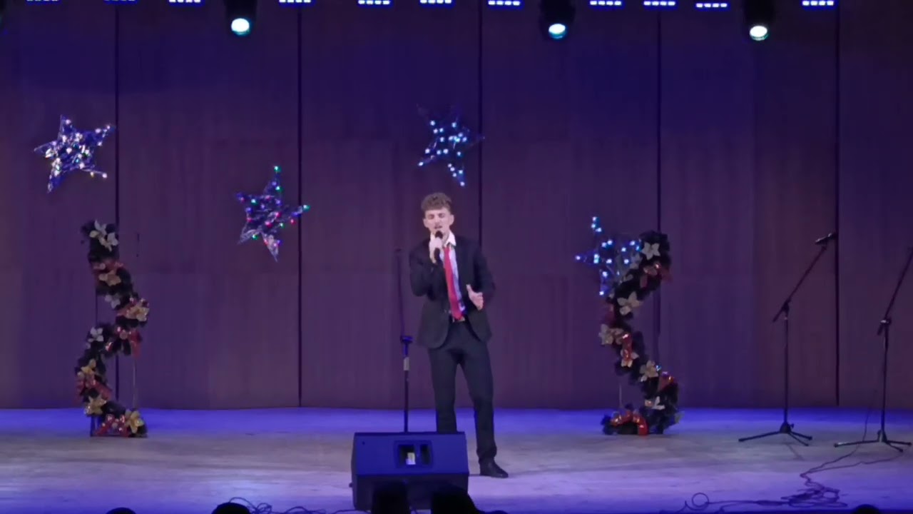 It's Beginning To Look A Lot Like Christmas - Преслав Христов 