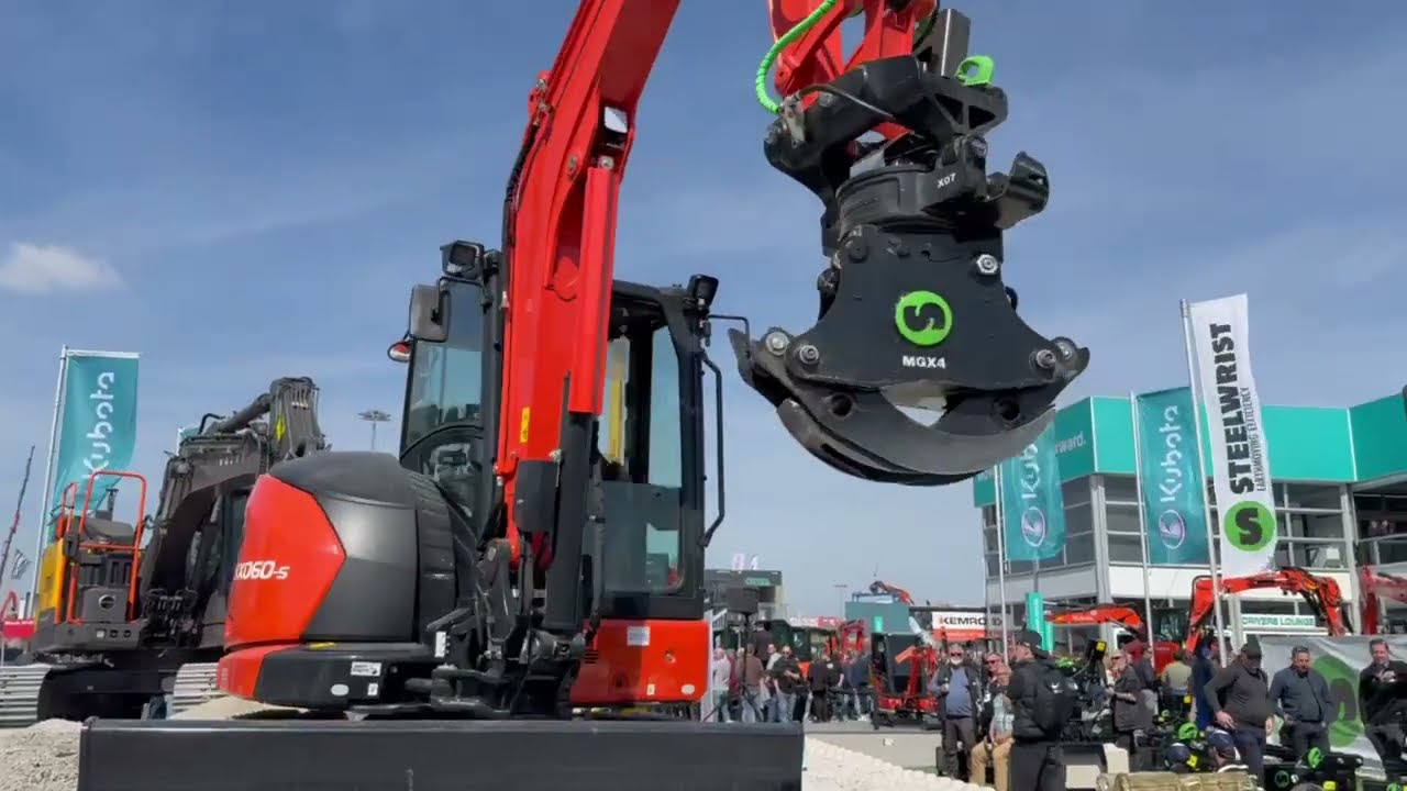 Steelwrist demonstrates new SQ40 coupler at Bauma Munich 2025