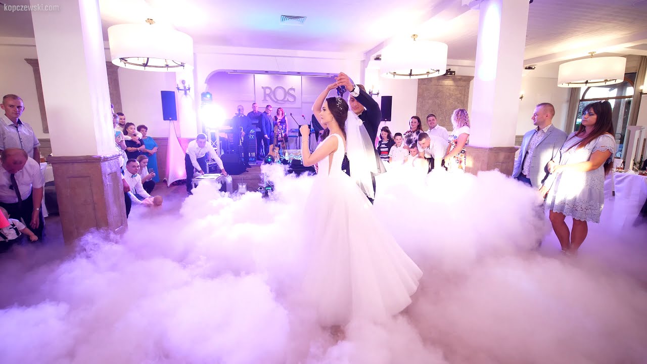 Pierwszy taniec - Martyna i Piotr - 4K First Wedding Dance in cloud