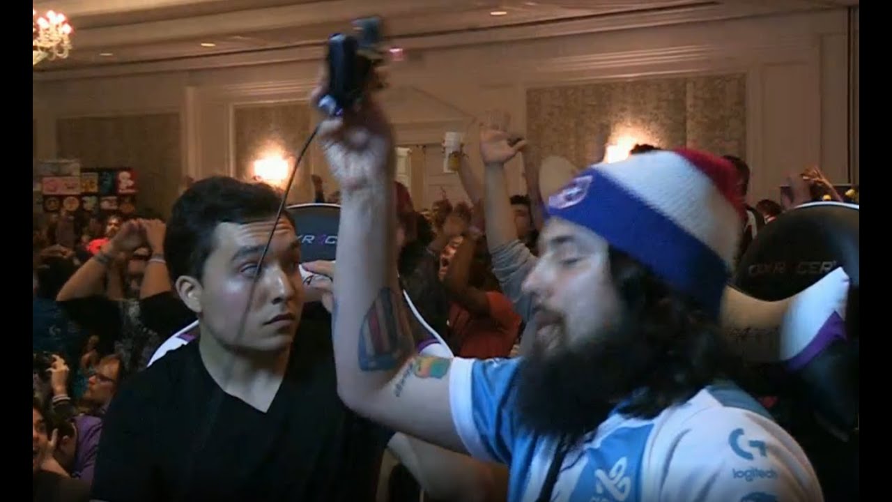 Pound 2016 - Hax (Fox) Vs. Mango (Marth) - Winners Semis - SSBM