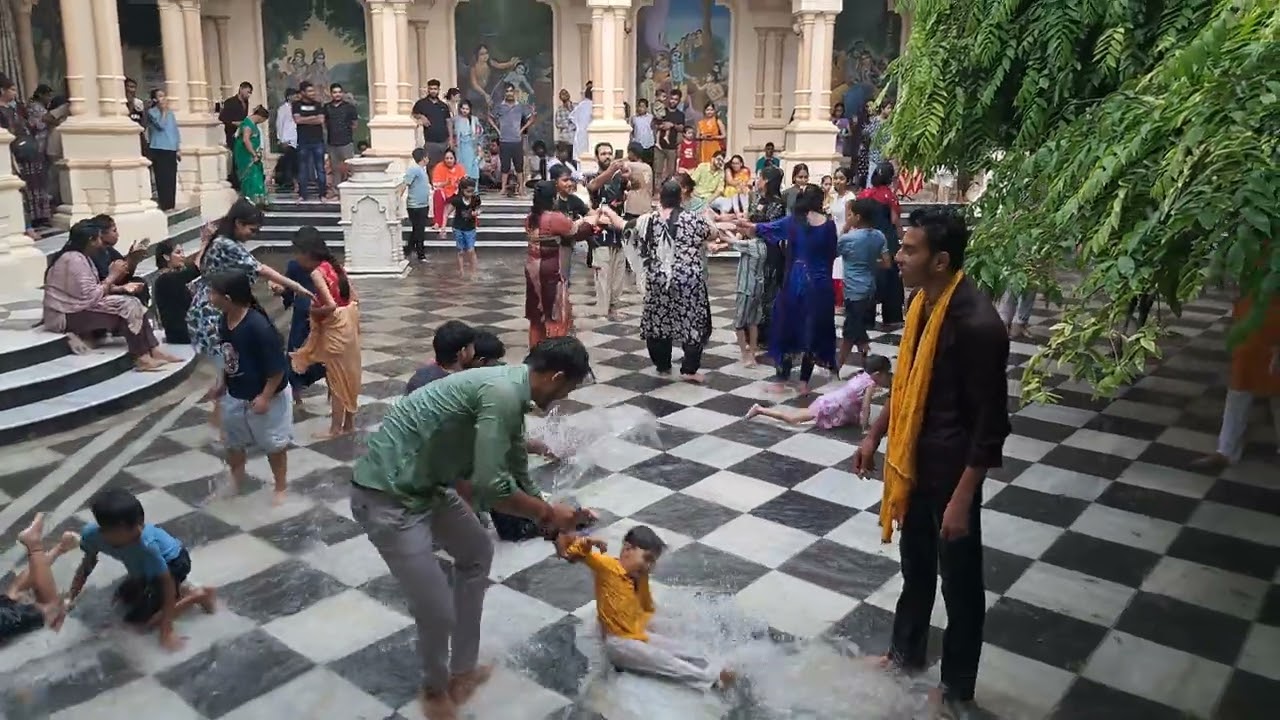 Radhey Radhey Vrindavan @VlogsSSP