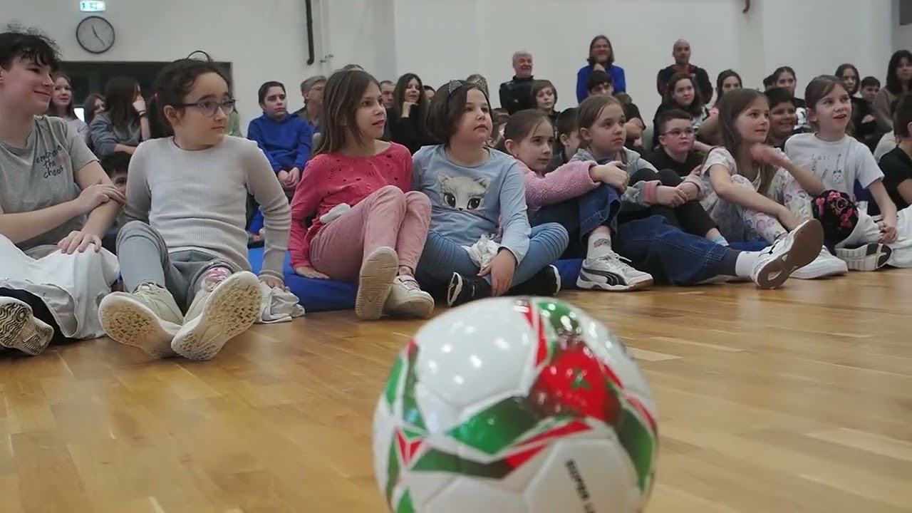 Dróth Zoltánnal és Spandler Mátyással futsalozhattak a hajmáskéri iskolások