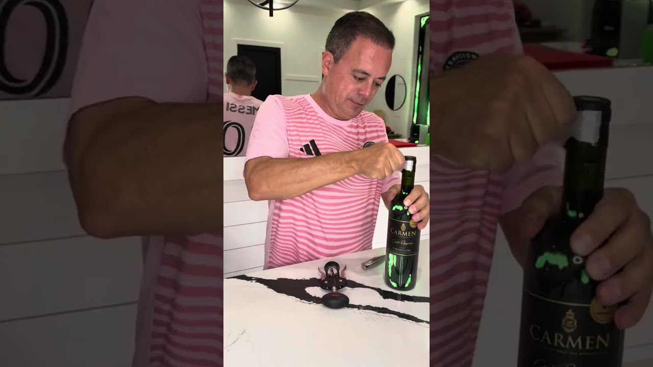 How to Use a Wing Corkscrew - The Simple Way! 🍷