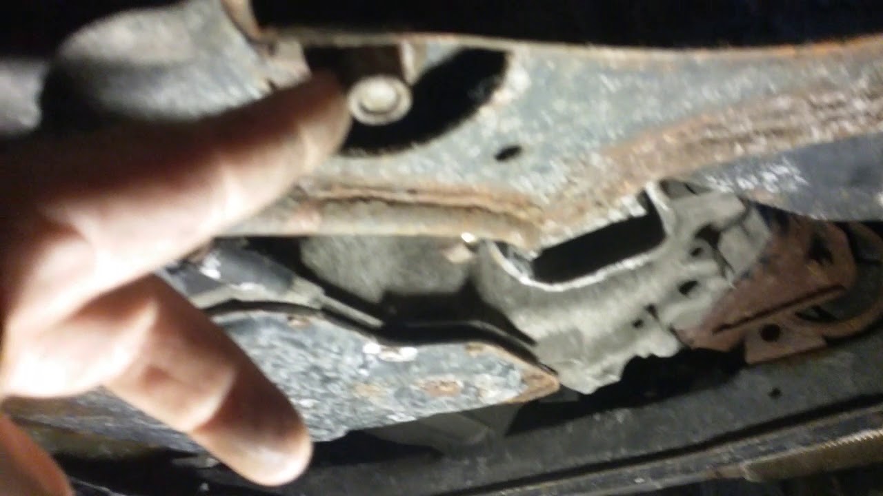 2002 Nissan Sentra GXE control arm replacement part 1