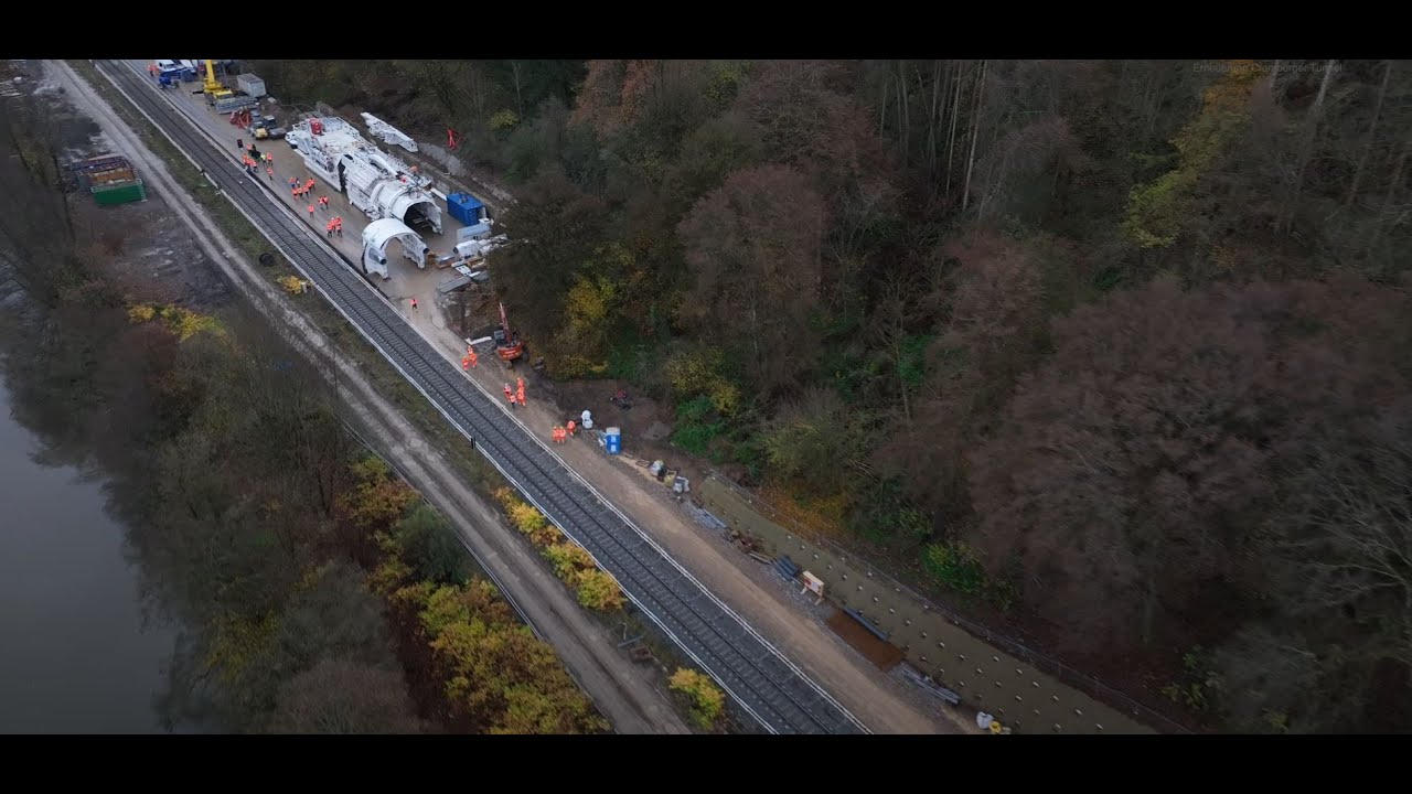 Lahntalbahn Tunnel – Transport des Tunnelaufweitungssystems vor den Cramberger Tunnel