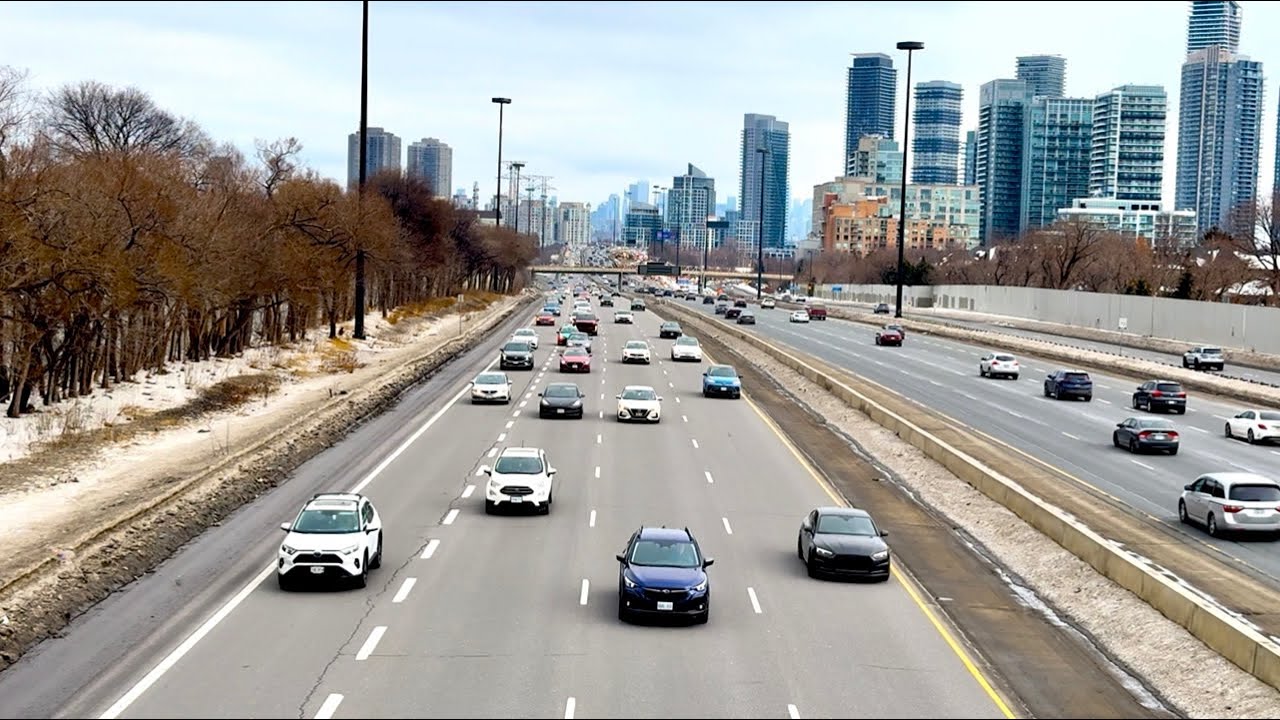 Toronto, Canada 🇨🇦 | Highway 401 &ndash; QEW One of the Busiest Highways in the World