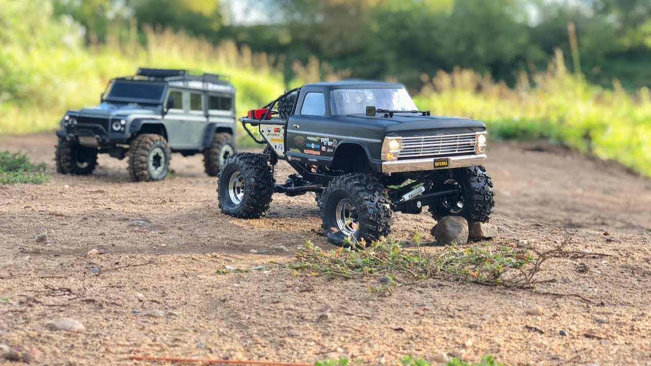 Vaterra Ascender Going Wet with Traxxas TRX-4 Defender