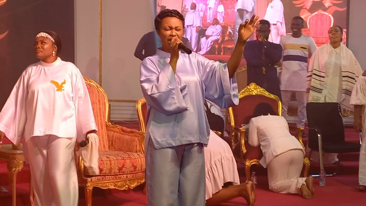 Wow! Efe Grace, Miniter Vivian & Ohemaa Mercy's Daughter Anointing Overflow Worship Songs #worship