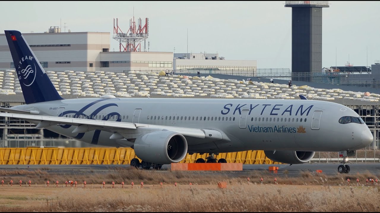 Vietnam Airlines Airbus A350-900 VN-A897 Takeoff from Narita 16R | NRT/RJAA
