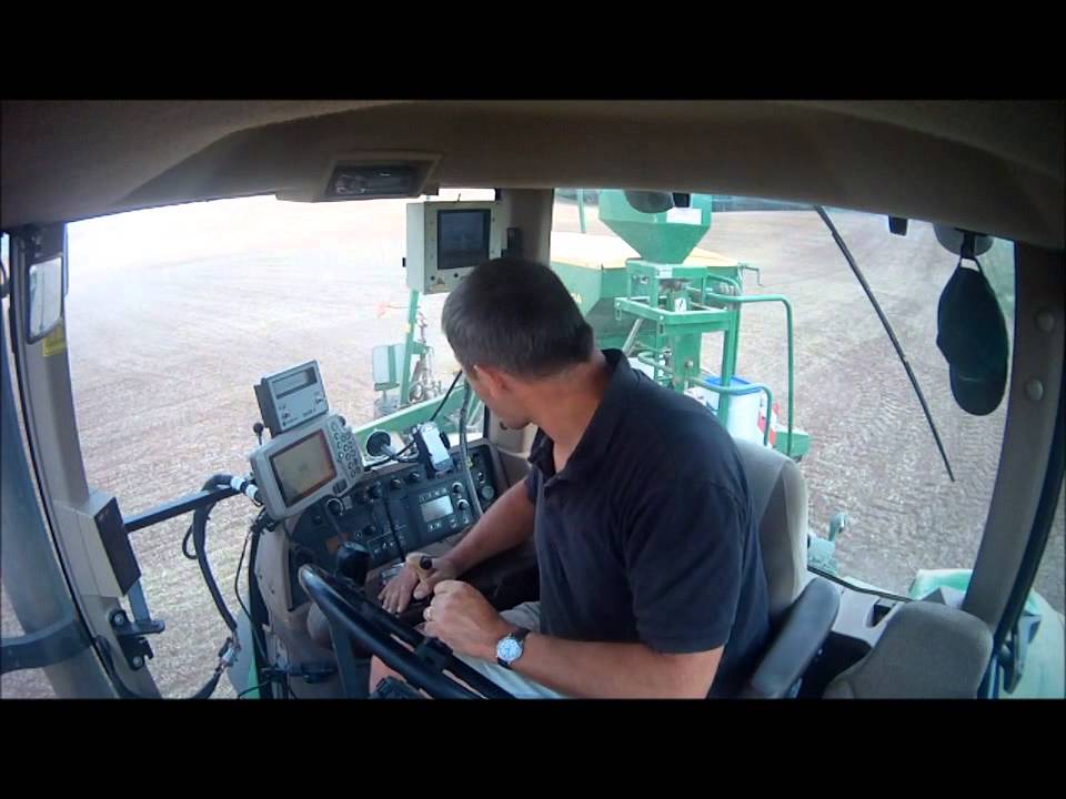 Semoir John Deere 750a 4m et tracteur JD 7820