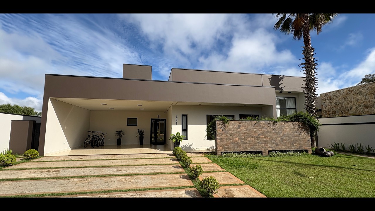 Luxo e Sustentabilidade em Tatuí: Casa de Alto Padrão com 3 Suítes, Piscina e Energia Fotovoltaica.