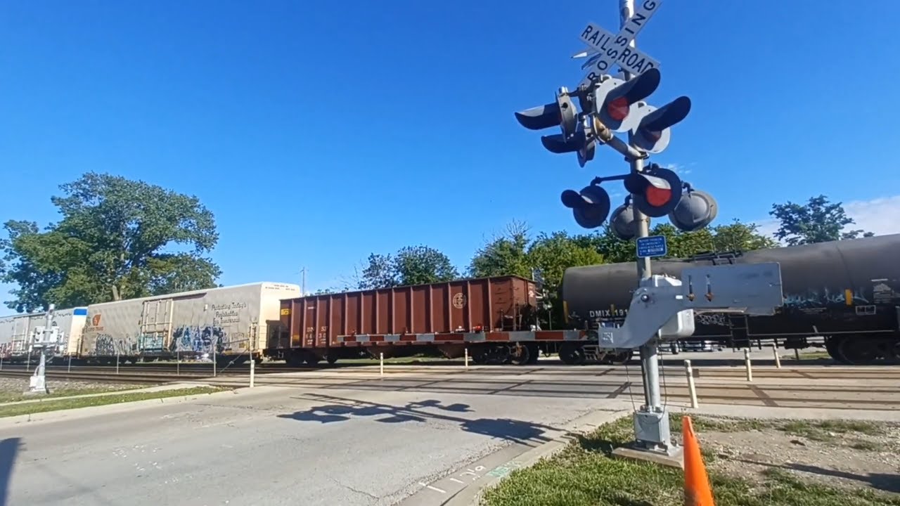 RIP Signals:  BNSF 4275 Meets Metra 117 in Western Springs, IL 5/25/25