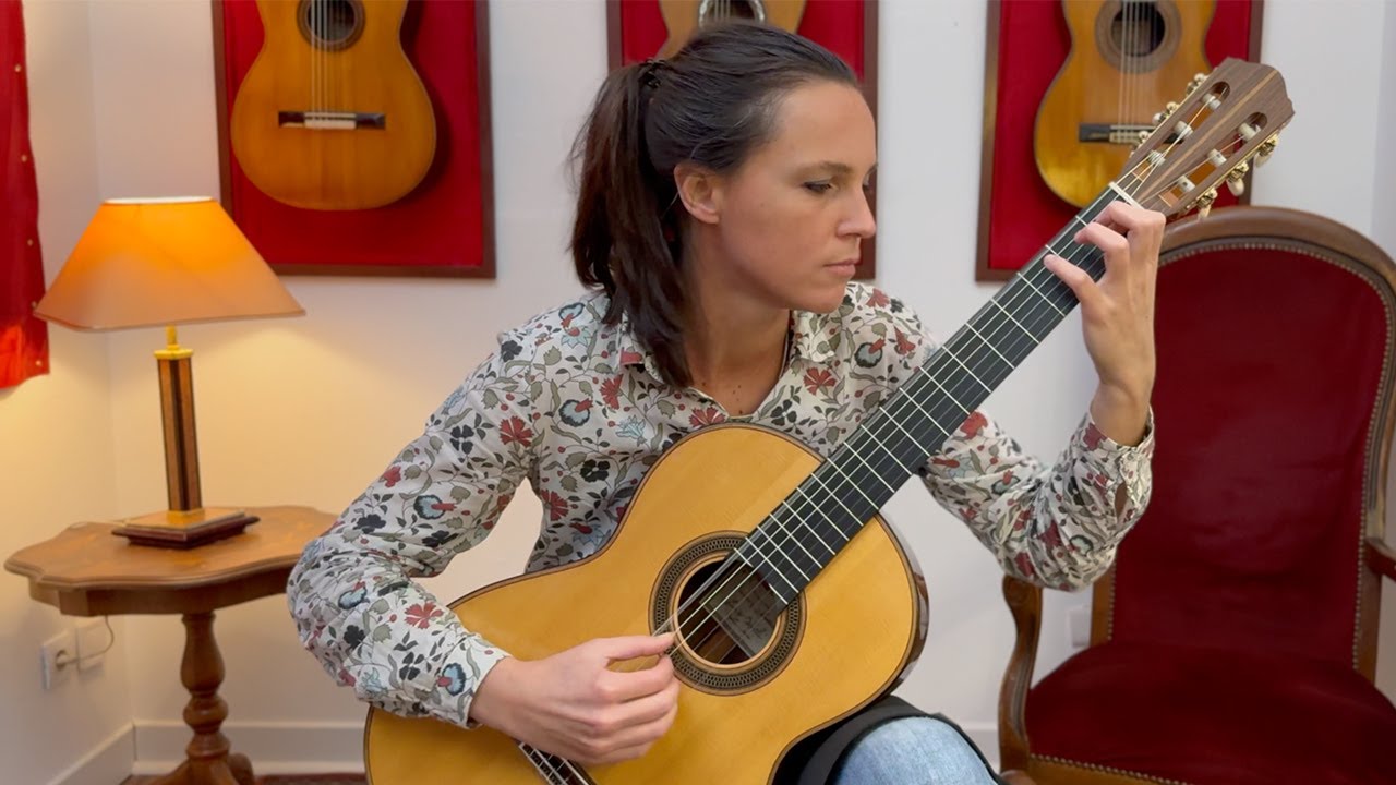 Giulia Ballaré plays Chôrinho (Petit-Chôro) by H. Villa-Lobos on a 2012 Enrico Bottelli