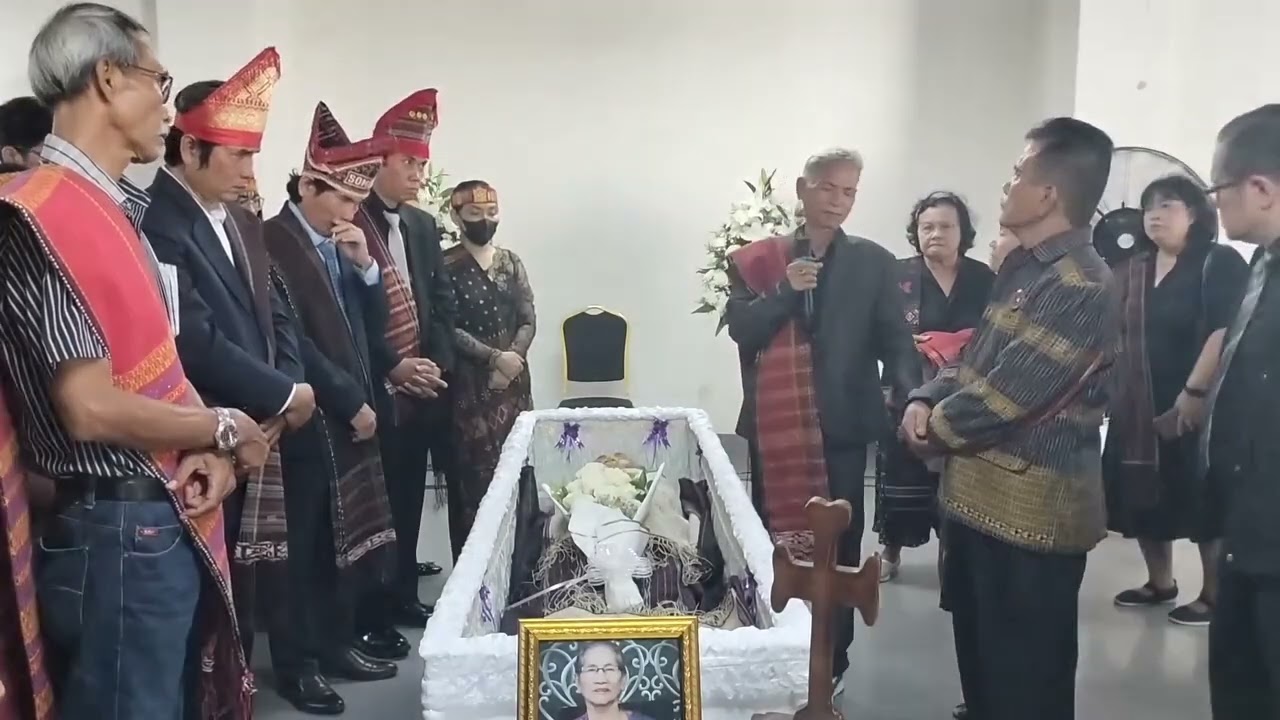PELAYANAN MUSIK DUKACITA SAURMATUA IBU NY SAULINA SITOMPUL BR PASARIBU (OP THERESSA BORU)-3