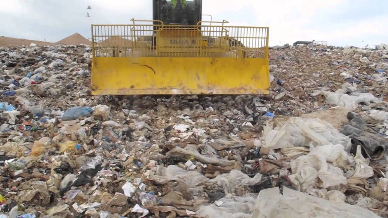 Landfill compactor study (In this video: TANA vs. Caterpillar)