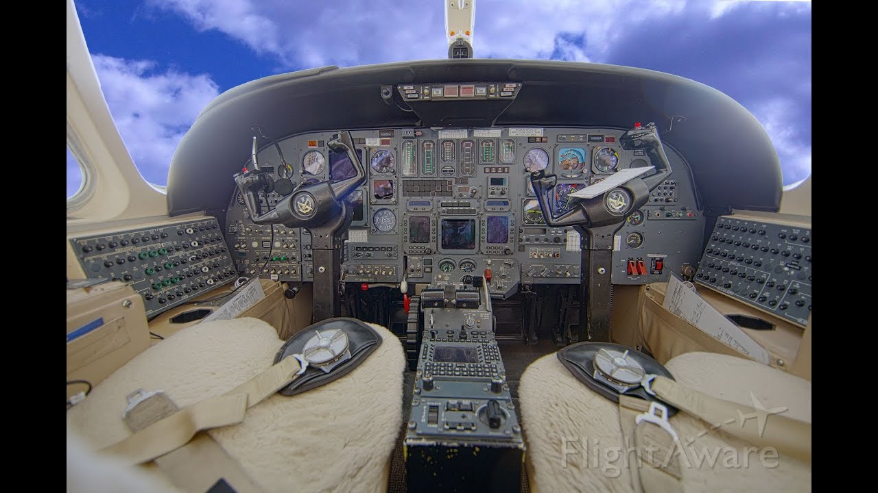 Citation V landing KIAD. Cockpit view! Live ATC!