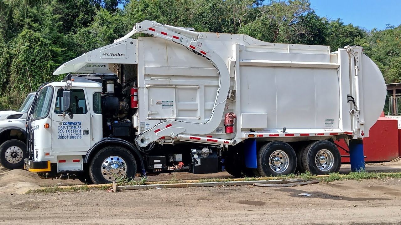 CONWASTE (21-351) ~ Autocar ACX McNeilus Atlantic Series Front Loader
