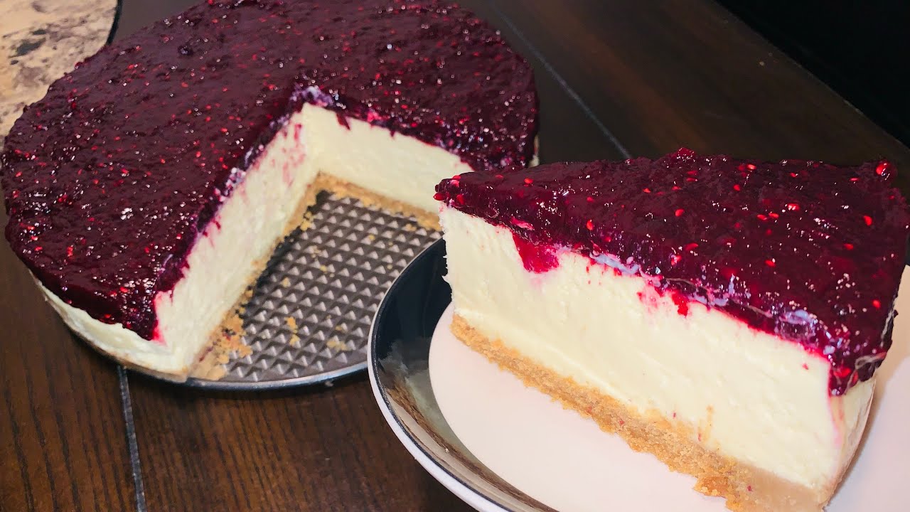 Delicioso Cheesecake con mermelada de frutos rojos