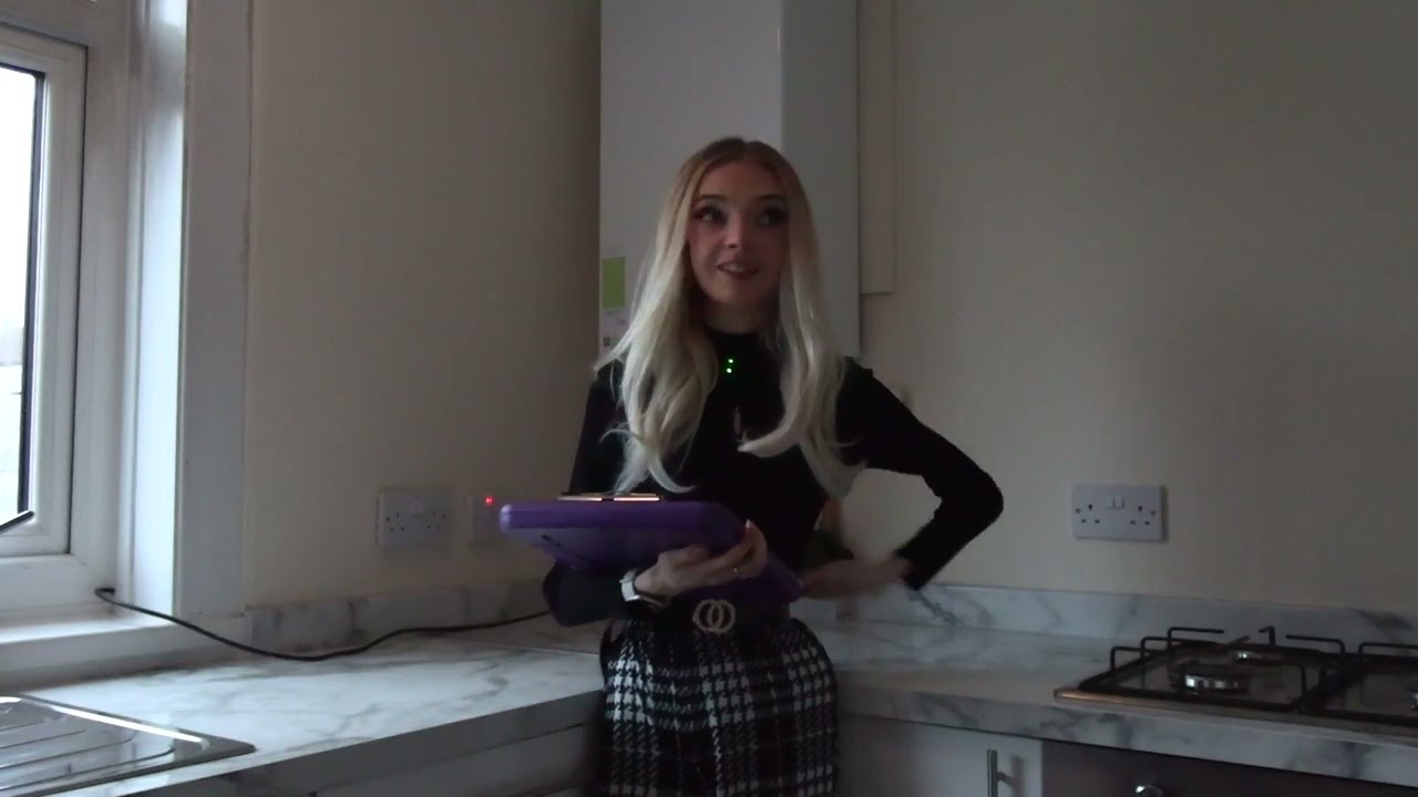 Homes under the hammer no blur