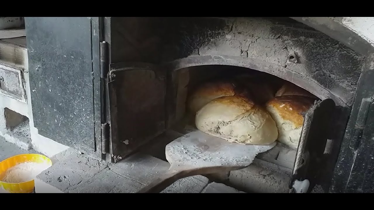 Az én kenyerem kemencében születik