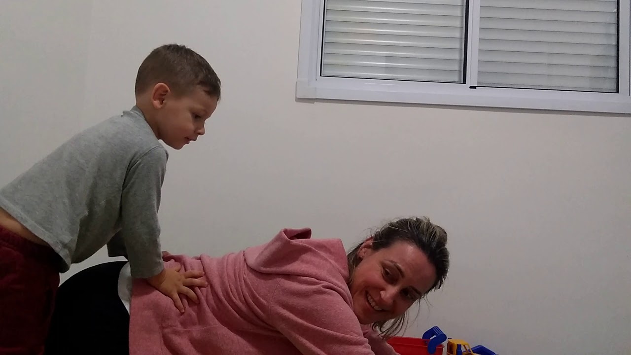 Brincado com filho e fazendo um pouco de perna e abdomen