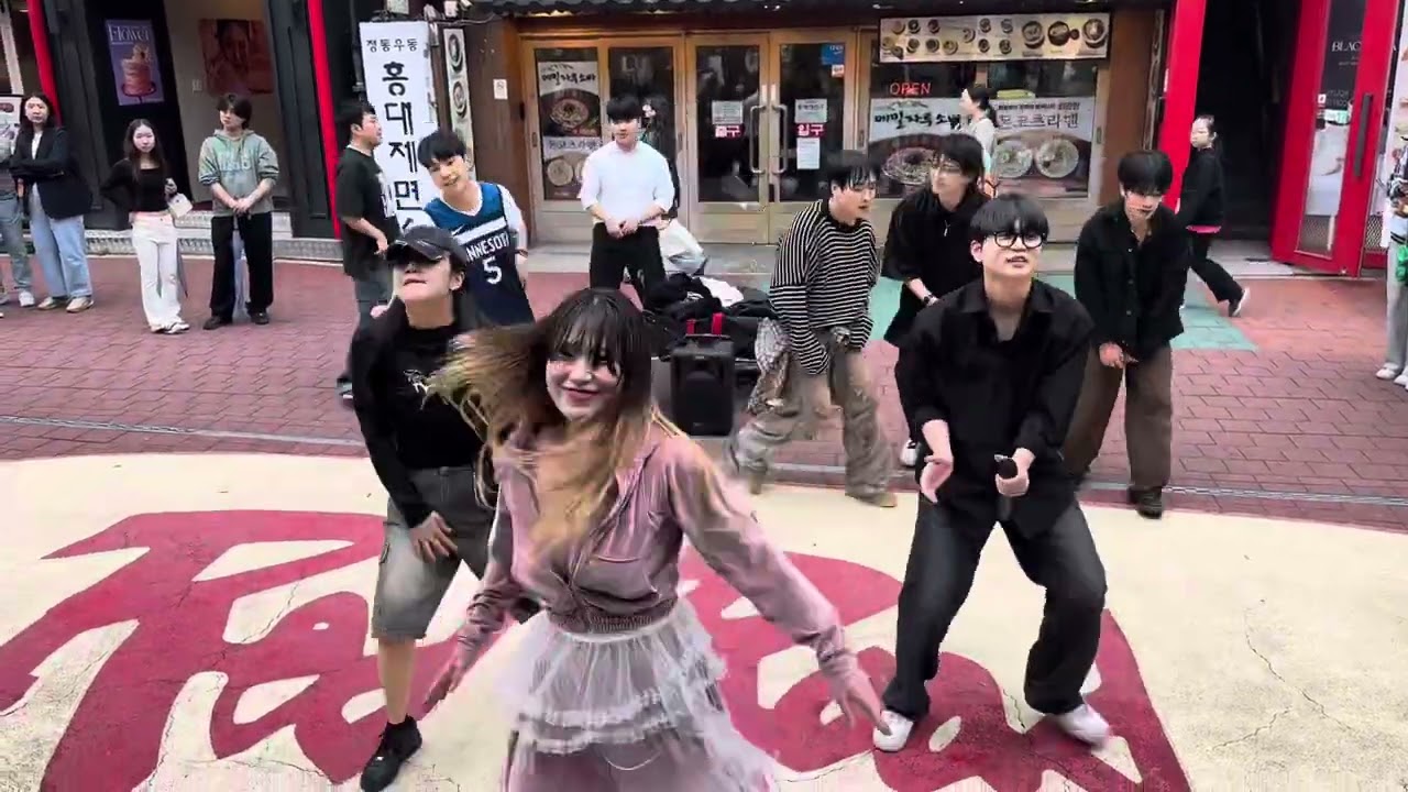 HONGDAE K-POP GROUP BUSKING (HAF High Altitude Flight) - [iKON] Rhythm Ta