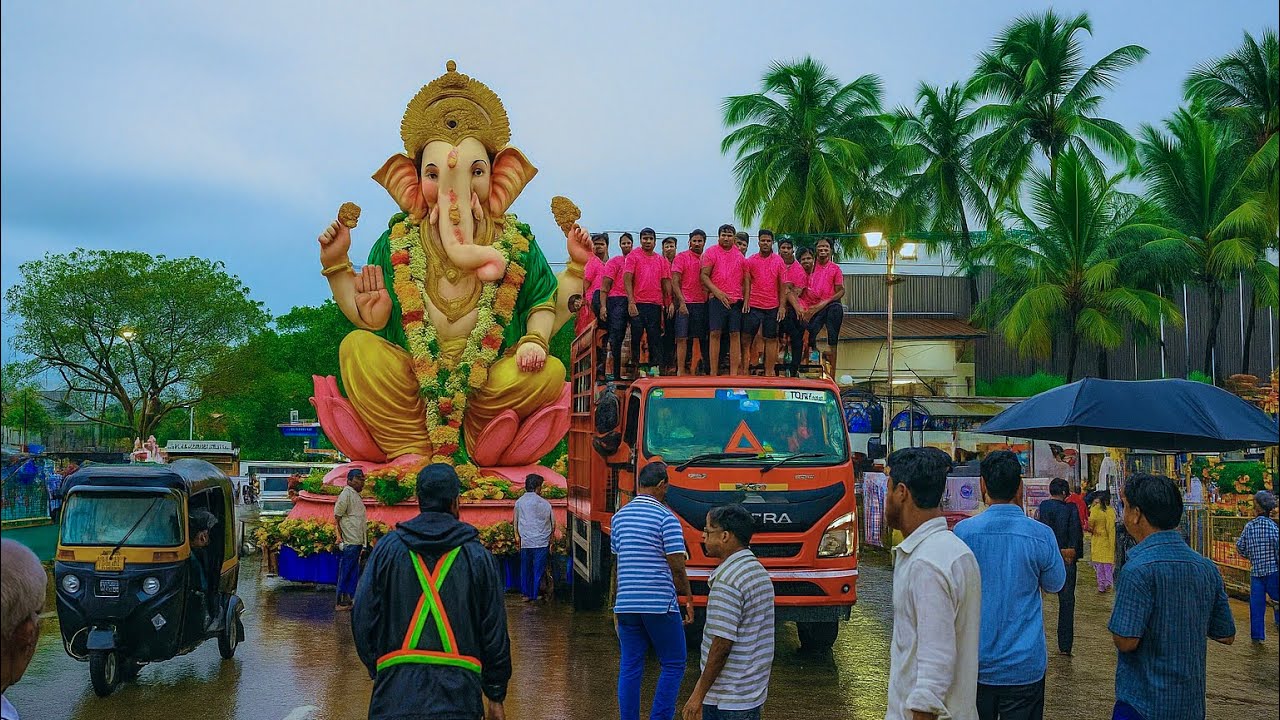 Ganpati Visarjan Juhu Last Day | Monsoon Bike Ride: Versova → Juhu Beach Mumbai 