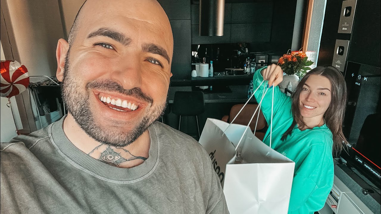 PREZENT NIESPODZIANKA NA DZIEŃ KOBIET 🎁  #VLOG 388