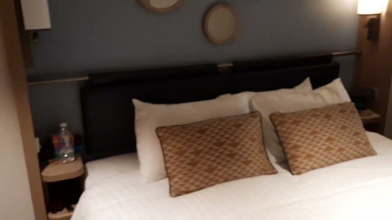 Iona cabin 9427 deluxe balcony cabin just for laughs.