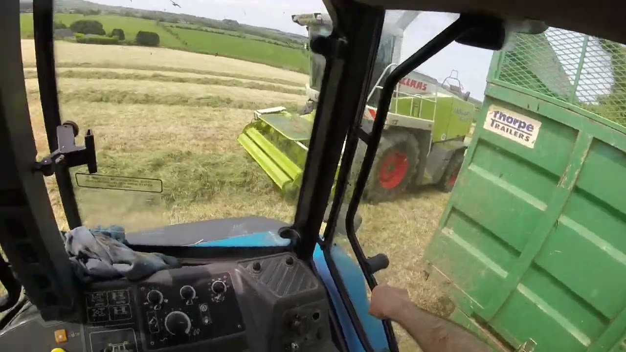 Moving Silage - New Holland Tm 150