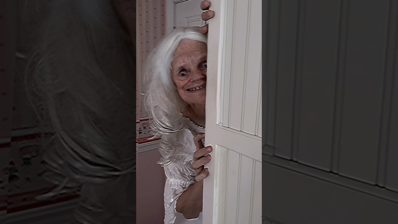 Don’t look at the wardrobe 