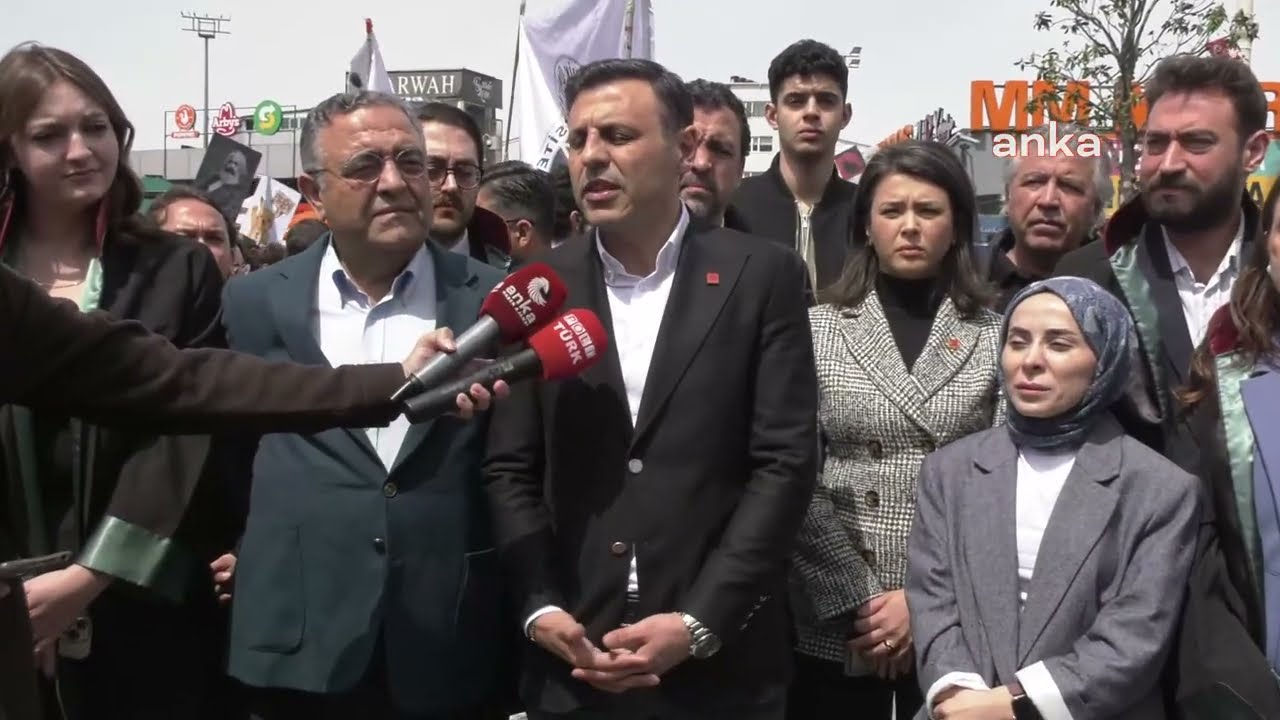 CHP İstanbul İl Başkanı Özgür Çelik, İstanbul Adliyesi önünde açıklama yaptı