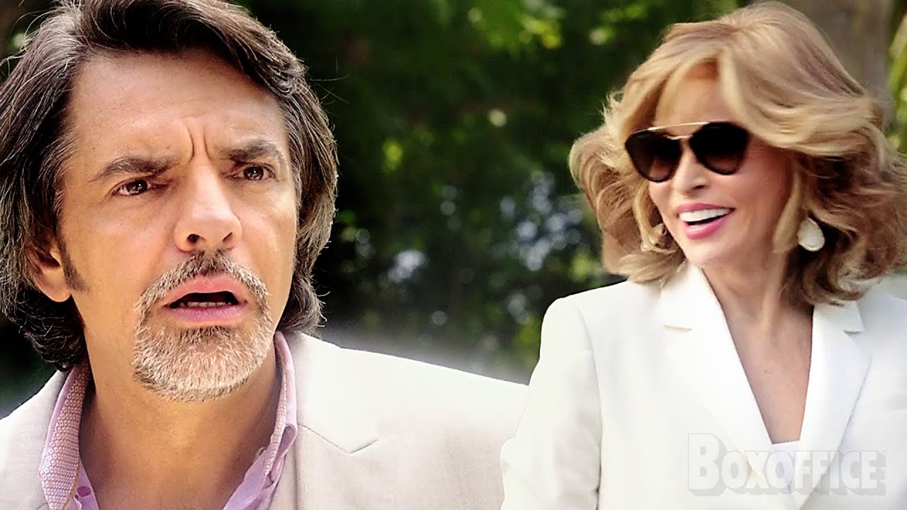 Se enloquece por las mujeres mayores (Raquel Welch 🤣) | Cómo ser un latin lover | Clip en Español