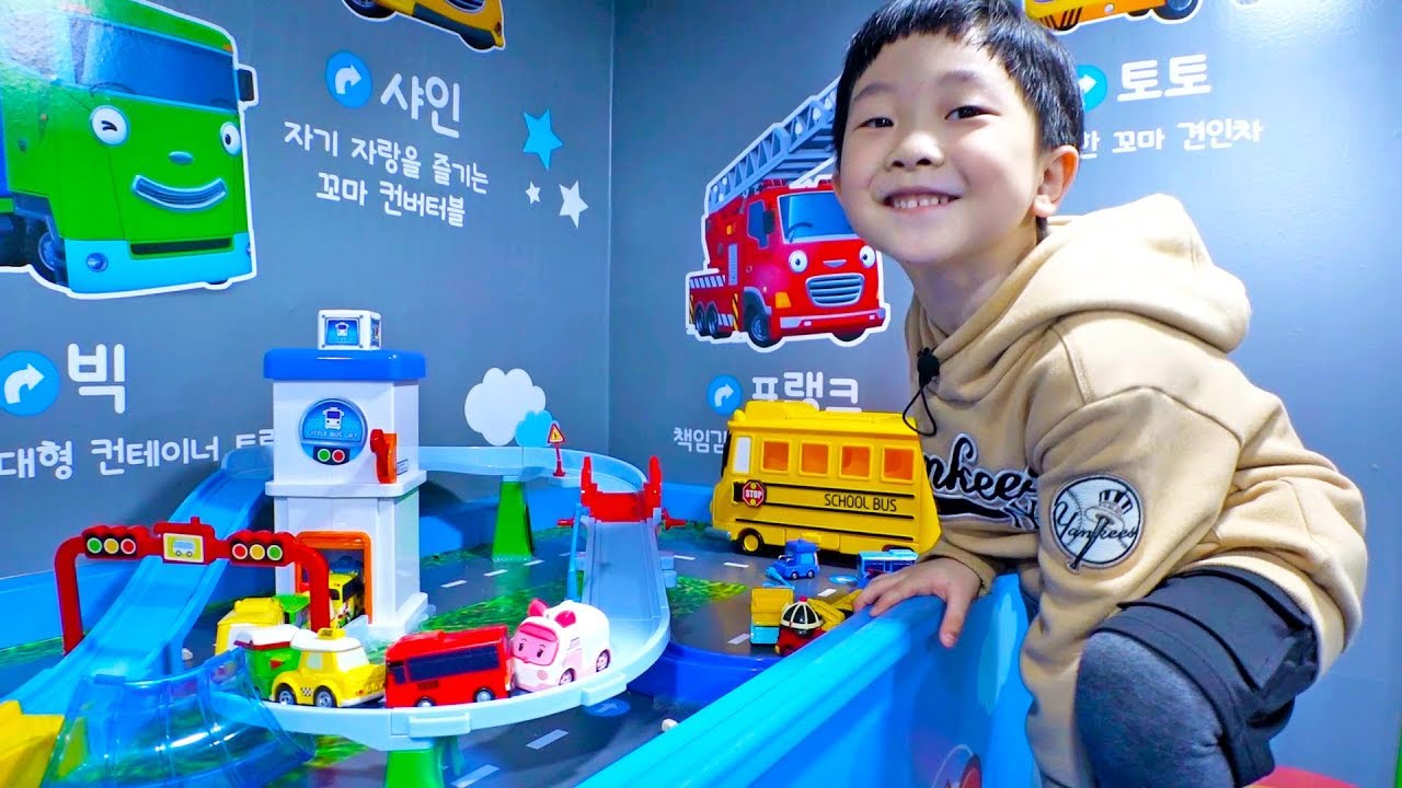 крытая игровая площадка с машинками для детей Tayo Bus Playground for Kids