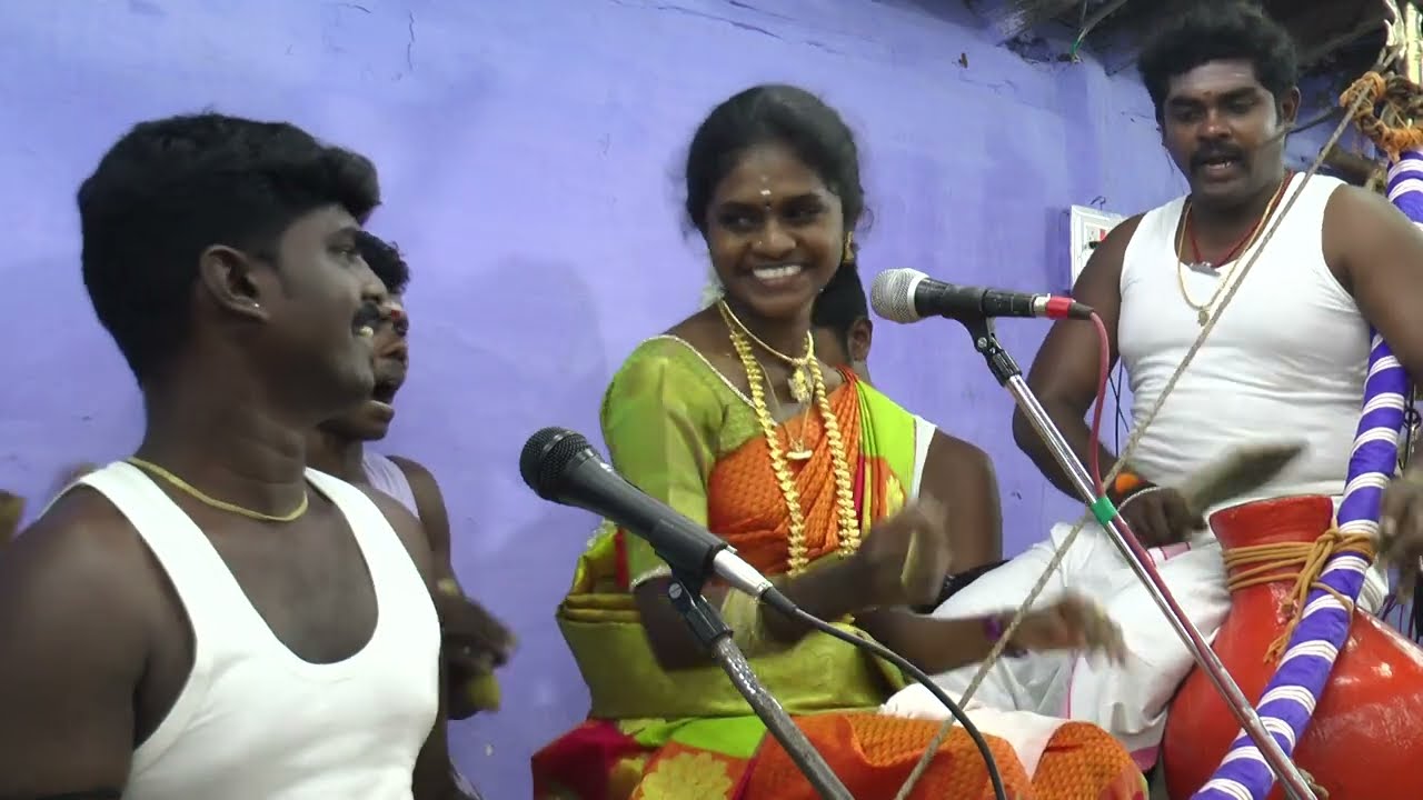 பிரம்மாண்டமான கொடை விழாவில் ஆறுமுக செல்வி வில்லுப்பாட்டு