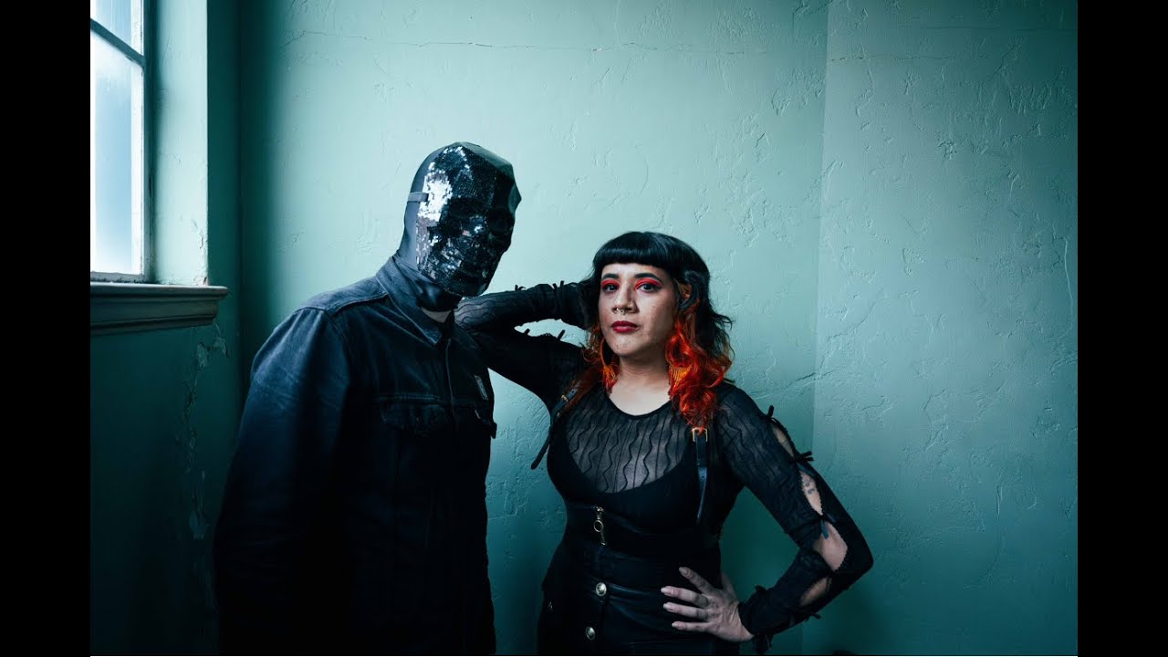 Lobby Sessions, Track 3: Dark Chisme