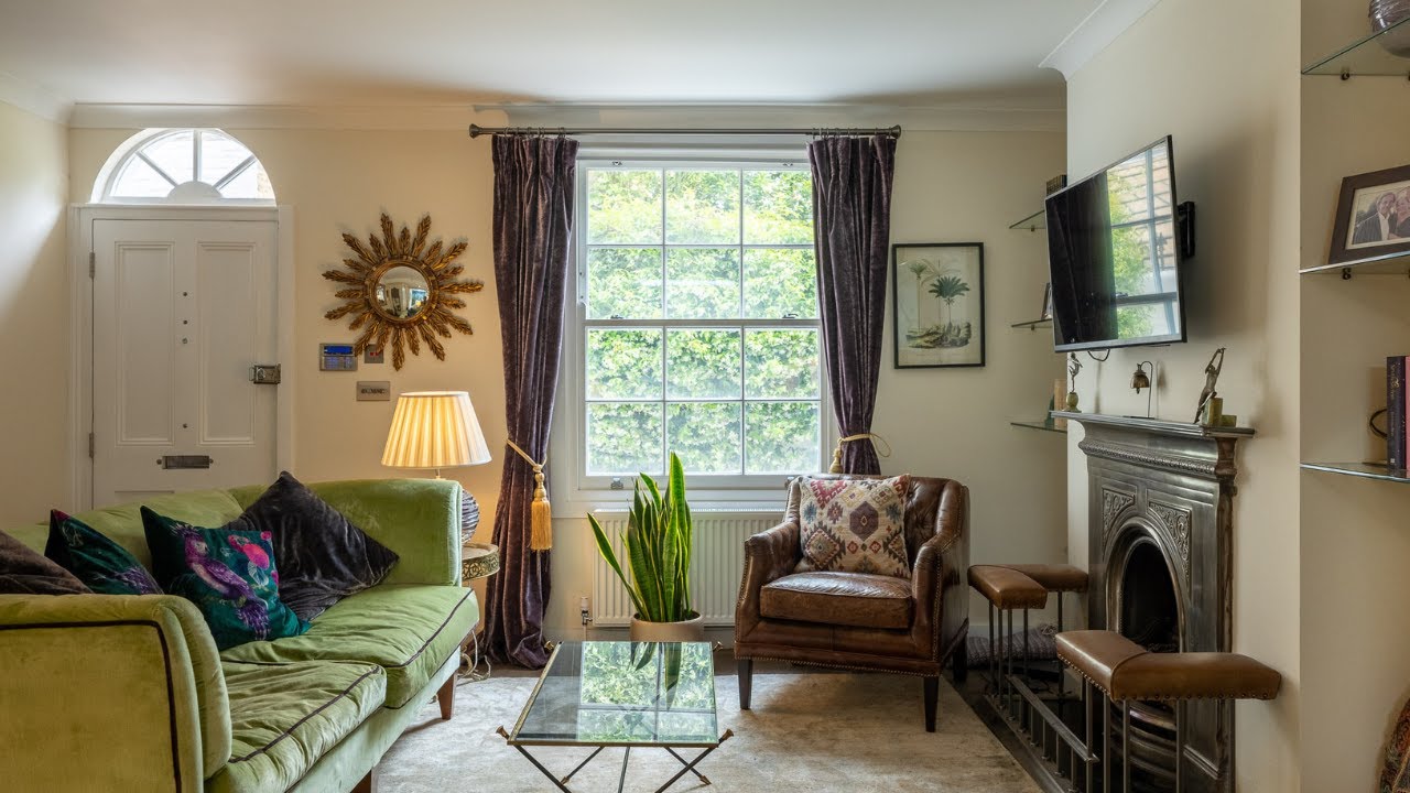 Charming Chelsea cottage in secluded setting with spacious roof terrace