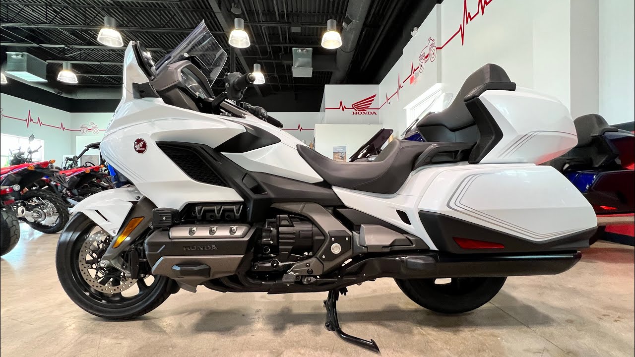 Honda gold wing touring DCT white