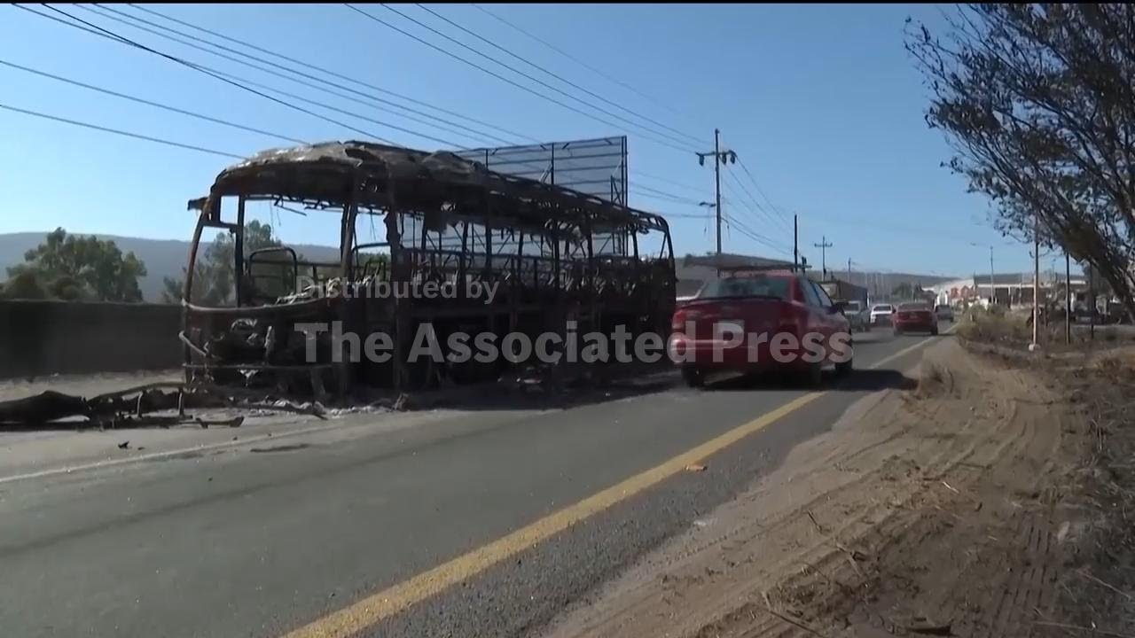Burnt vehicles block road outside Jalisco capital after Mexican cartel leader&rsquo;s killing