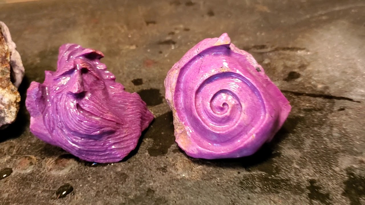 Carving soft stone. Carving some Stitchtite from Africa. Carving stone