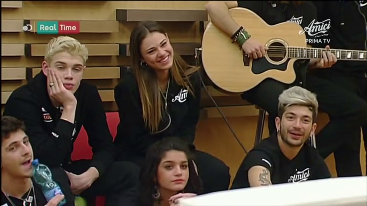 CARMEN CANTA CON ALEX BRITTI