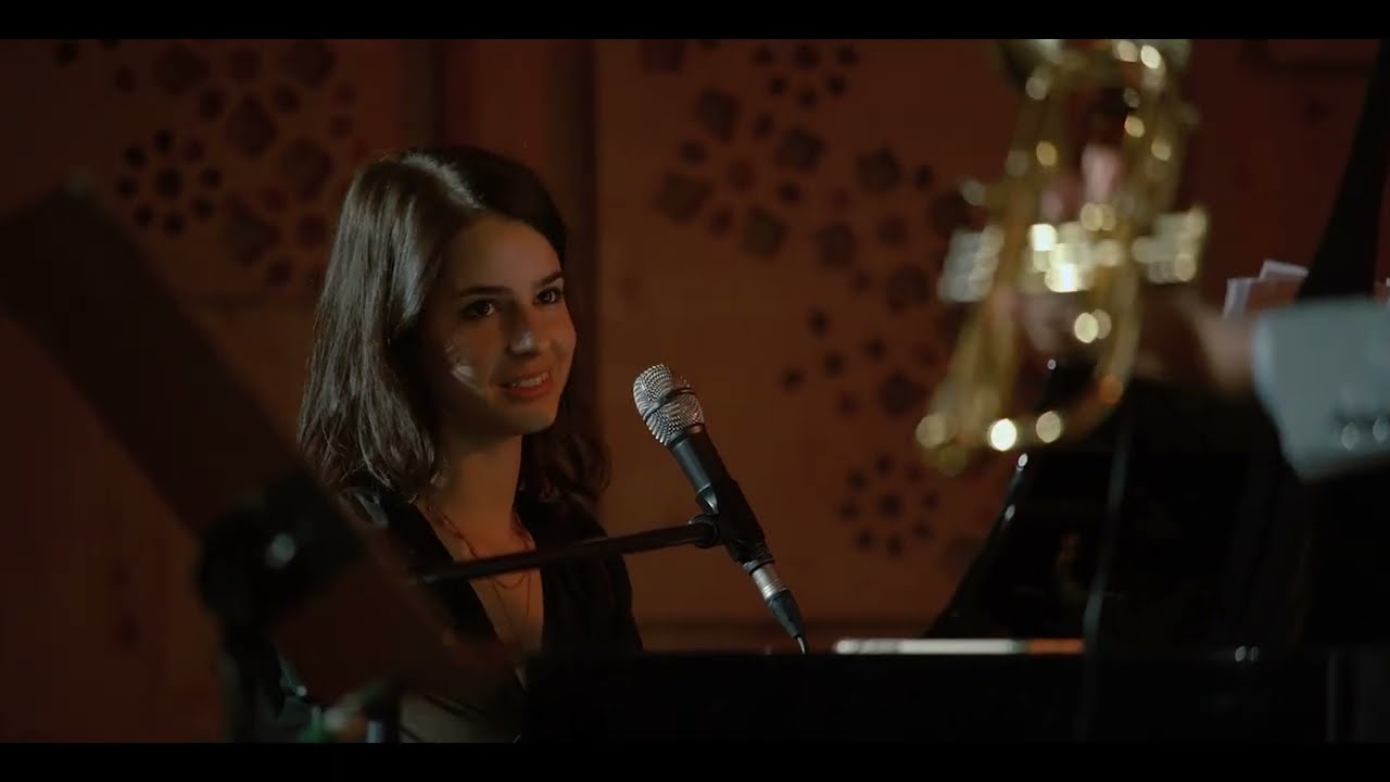 Orbay Lilla Quintet - People Make The World Go Round