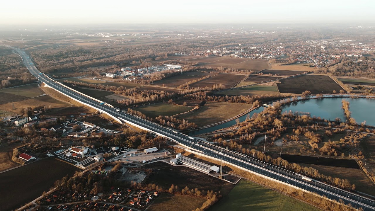 Vibe With My Drone Above German Autobahn | DJI MAVIC AIR 2