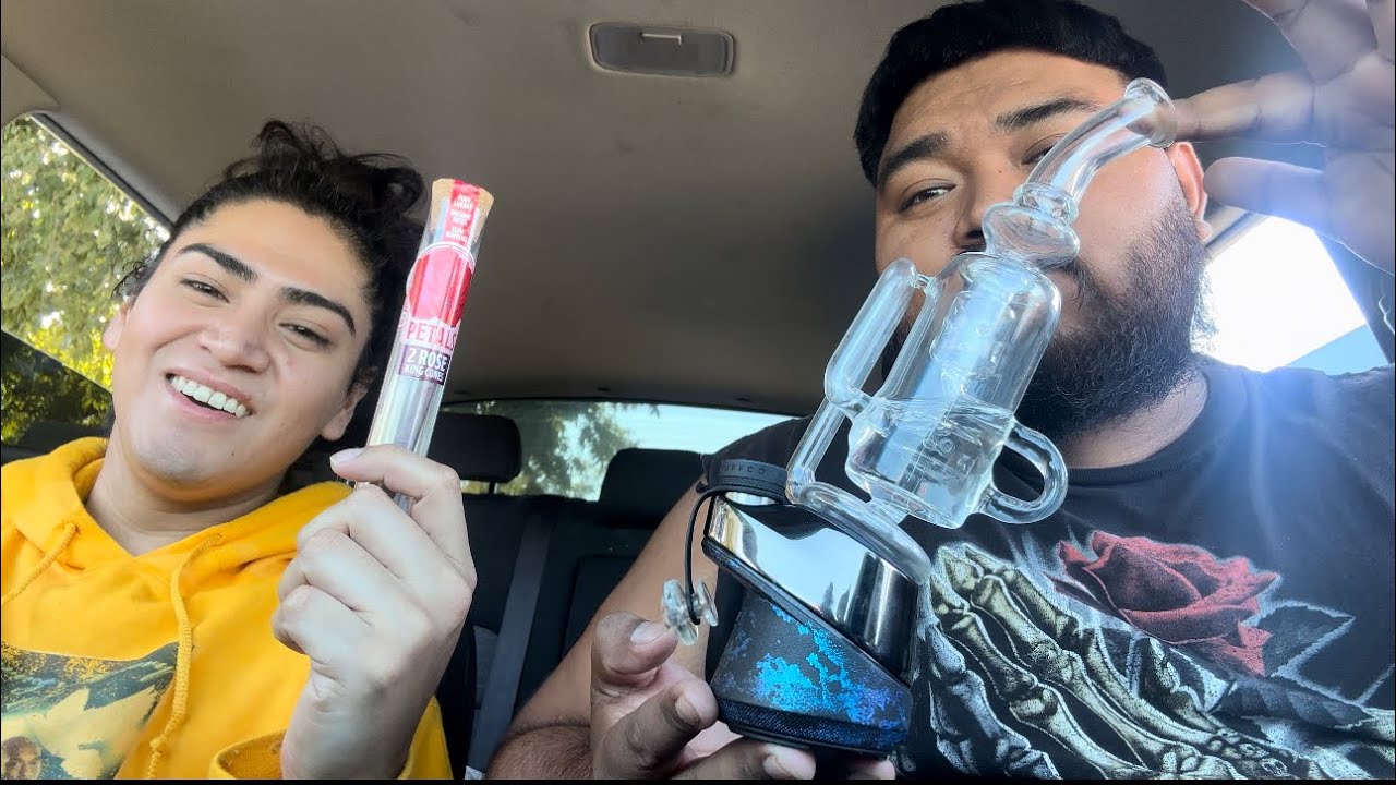 we tried my new puffco glass piece 💨 & we tried some king rose cones 🌹/ Rating🔥
