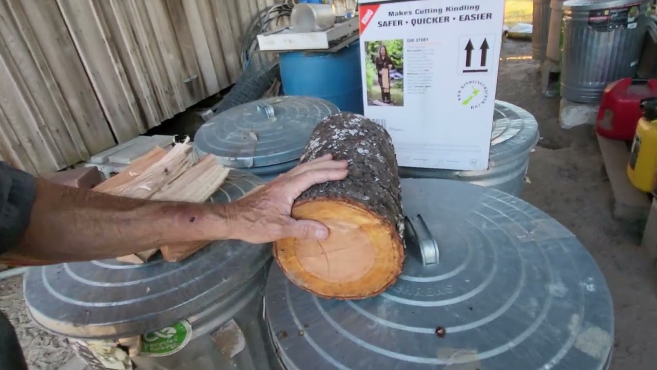 Reviewing the KINDLING CRACKER KING kindling splitter.