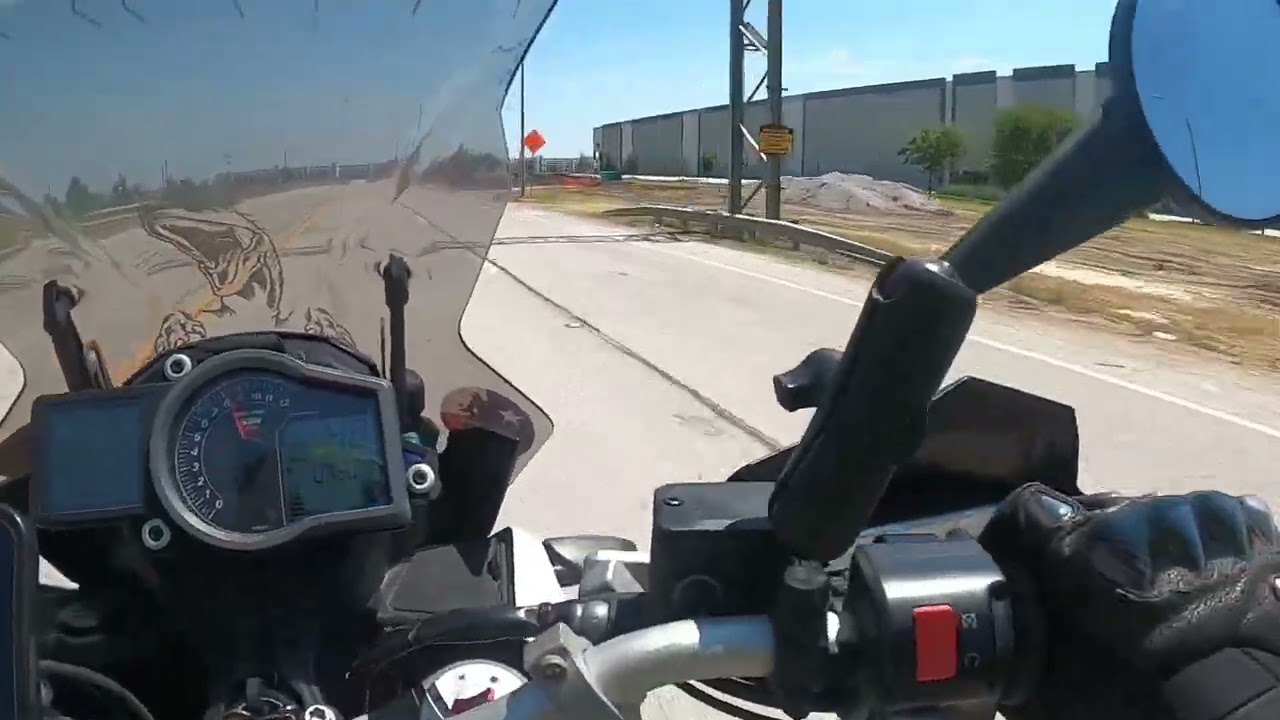 Ktm 1090 adventure R vs Honda Africa twin 1100 DCT