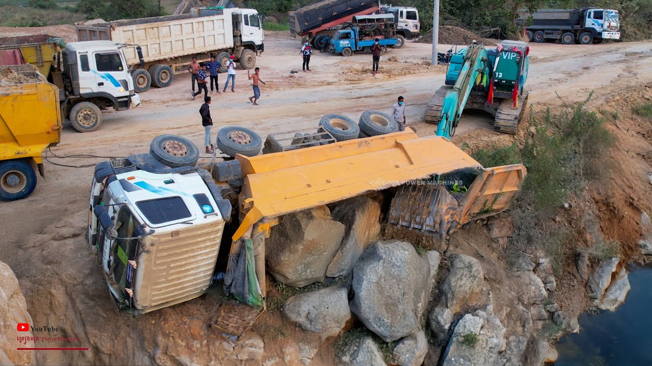 Seriously​ Overturn​ Heavy Equipment 25t Vehicle Incredible Failure And Skill Aid Excavator Operator