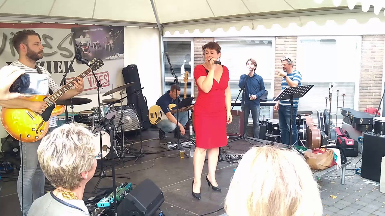 Dorona Alberti - A Natural Woman