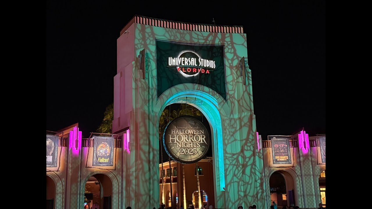 LIVE at Universal HHN w/ Jay Drunk3po & Beardo