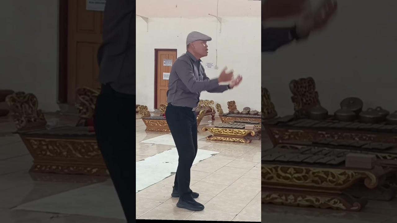 Dirigen Himne Korpri yang Benar ala pak ipin